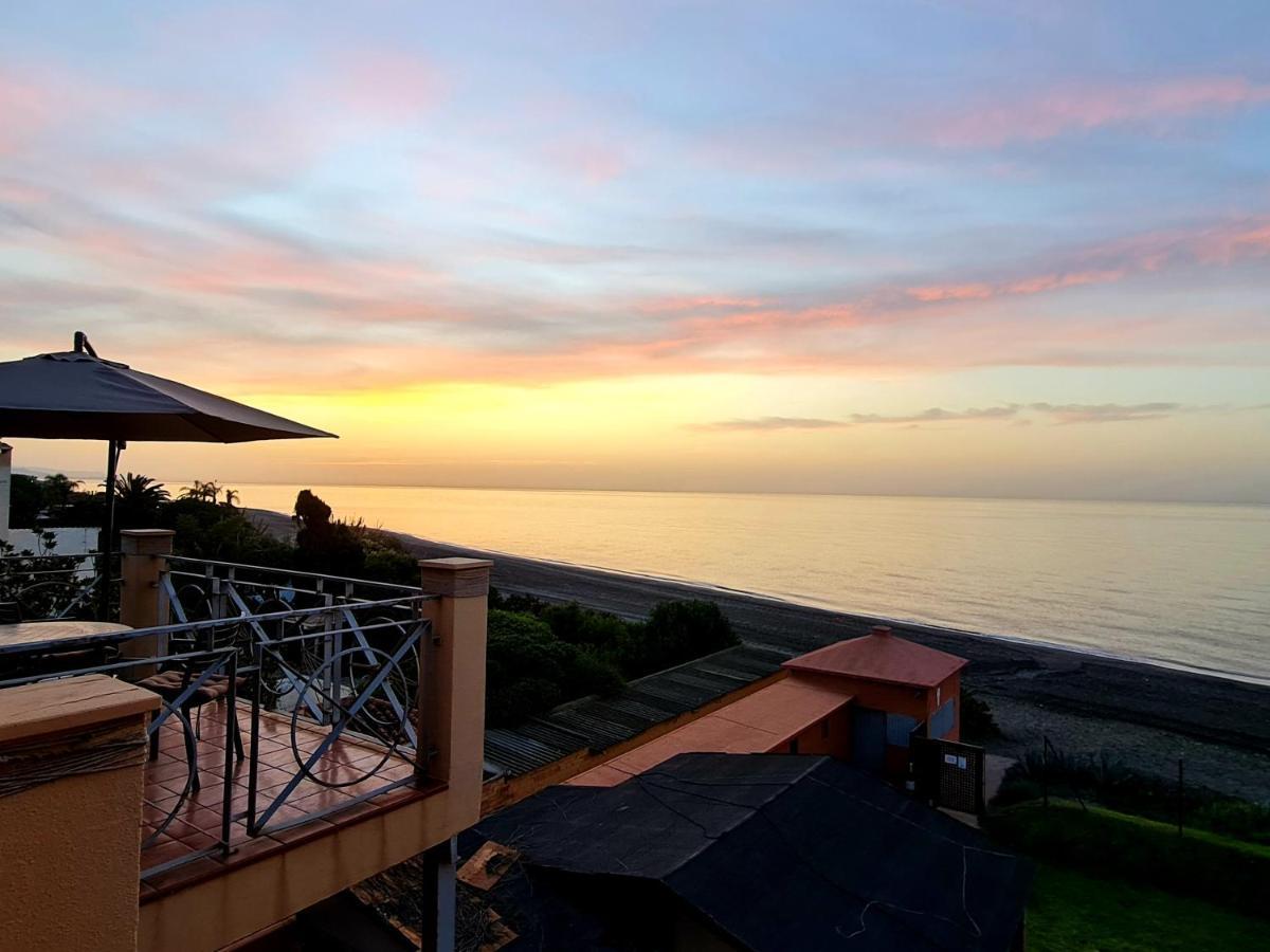 Exclusive Beachfront Penthouse Almayate Alto Zewnętrze zdjęcie